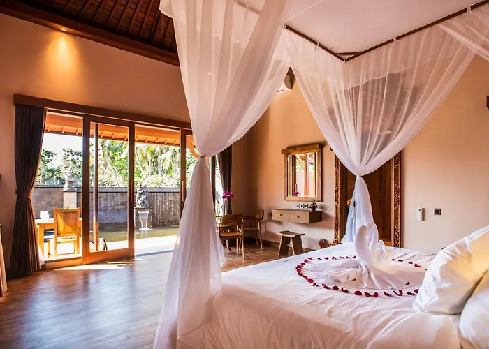 Inspiration - Upscale Near Center